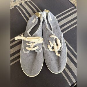 Sanuk bluish gray women’s tennis shoes size 9 NWOT